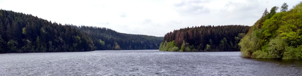 Taichi-Qigong Urlaub als Ferienkurs. Hier: Blick auf die Zillierbachtalsperre